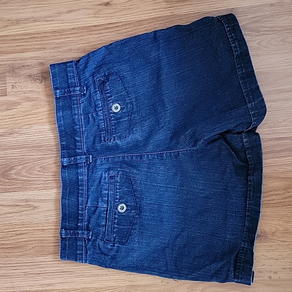 Gloria Vanderbilt Shorts - Picture 2 of 7